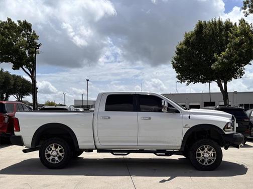 2017 RAM 2500 SLT Crew Cab 4x4 6'4' Box