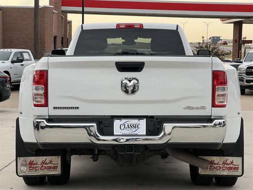 2024 RAM 3500 Big Horn Crew Cab 4x4 8' Box
