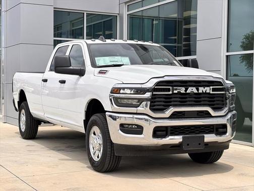 2025 RAM 2500 Tradesman Crew Cab 4x4 8' Box