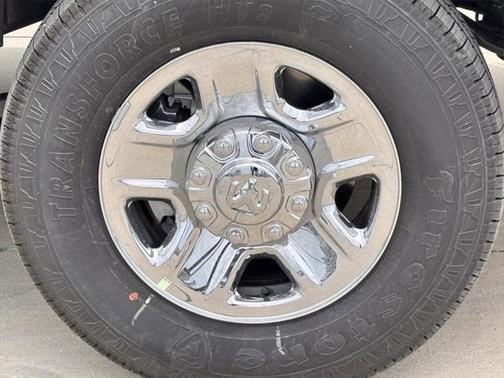 2025 RAM 2500 Tradesman Crew Cab 4x4 8' Box
