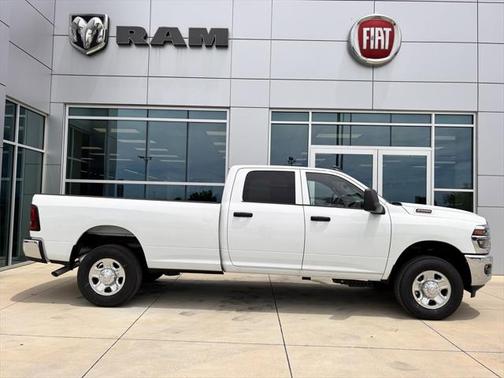2025 RAM 2500 Tradesman Crew Cab 4x4 8' Box