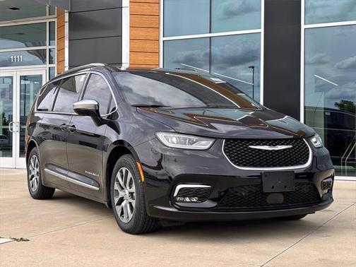 2025 Chrysler Pacifica L