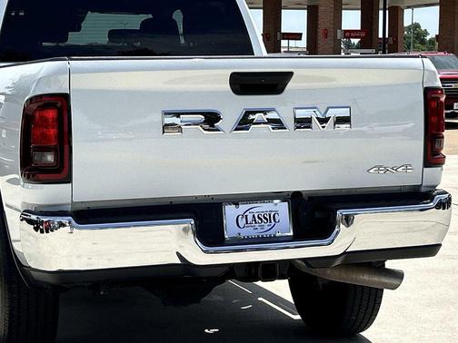Bright White Clearcoat 2025 RAM 2500 Tradesman Crew Cab 4x4 6'4' Box