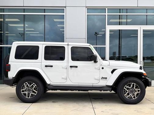 2025 Jeep Wrangler 4-Door Sahara 4x4