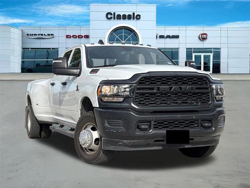 2023 RAM 3500 Tradesman Crew Cab 4x4 8' Box