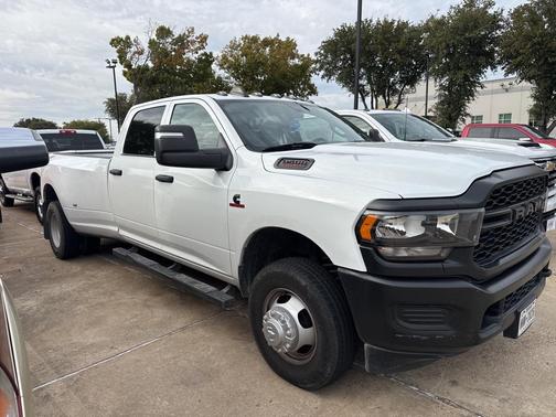2023 RAM 3500 Tradesman Crew Cab 4x4 8' Box