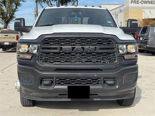 2023 RAM 3500 Tradesman Crew Cab 4x4 8' Box