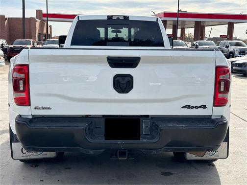 2023 RAM 3500 Tradesman Crew Cab 4x4 8' Box