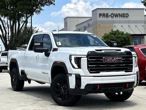 Summit White 2025 GMC Sierra 2500 AT4