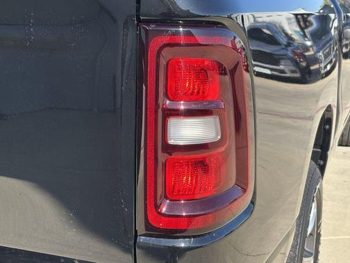 Diamond Black Crystal Pearlcoat 2025 RAM 1500 Tradesman