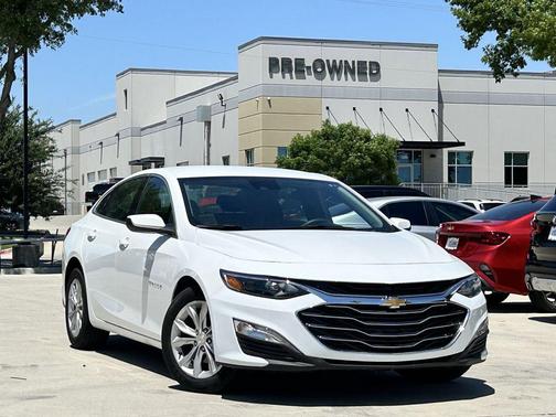 Summit White 2024 Chevrolet Malibu FWD 1LT