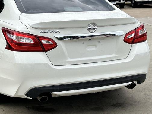Pearl White 2016 Nissan Altima 2.5 SL
