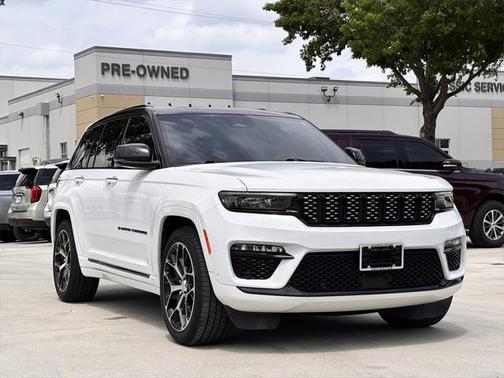 2022 Jeep Grand Cherokee Summit