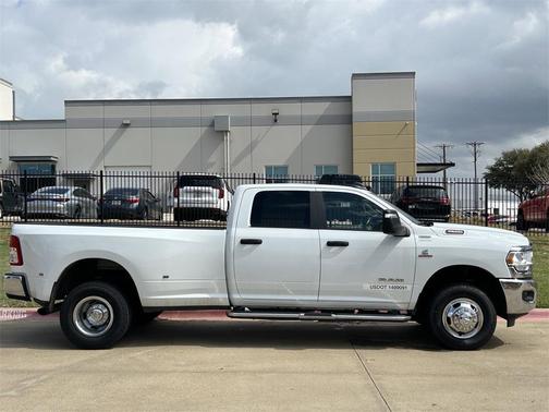 2024 RAM 3500 Big Horn Crew Cab 4x4 8' Box
