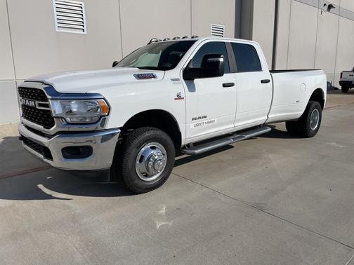 2024 RAM 3500 Big Horn Crew Cab 4x4 8' Box