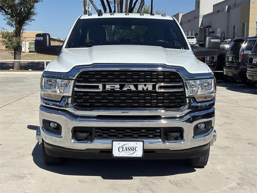 2024 RAM 3500 Big Horn Crew Cab 4x4 8' Box