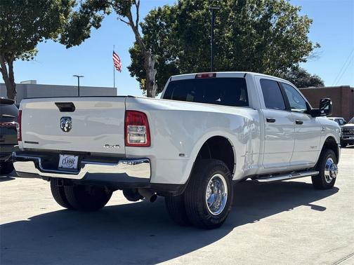 2024 RAM 3500 Big Horn Crew Cab 4x4 8' Box