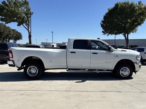 2024 RAM 3500 Big Horn Crew Cab 4x4 8' Box