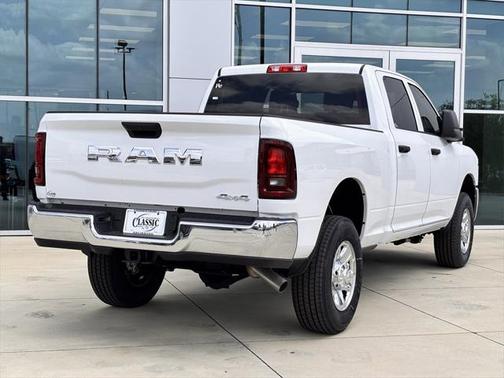2025 RAM 2500 Tradesman Crew Cab 4x4 6'4' Box