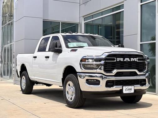 2025 RAM 2500 Tradesman Crew Cab 4x4 6'4' Box