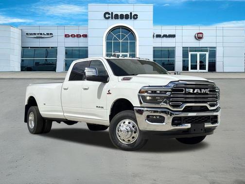 Bright White Clearcoat 2026 RAM 3500 Laramie Crew Cab 4x4 8' Box