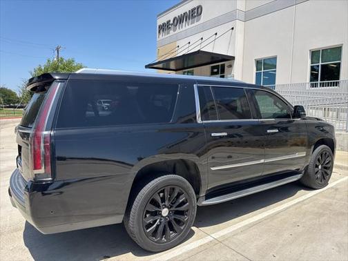 2017 Cadillac Escalade ESV Luxury