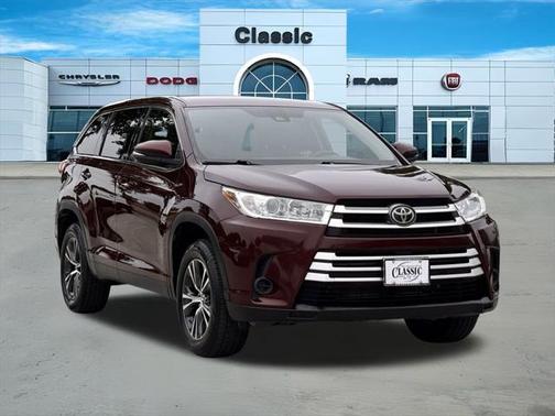 2019 Toyota Highlander LE I4