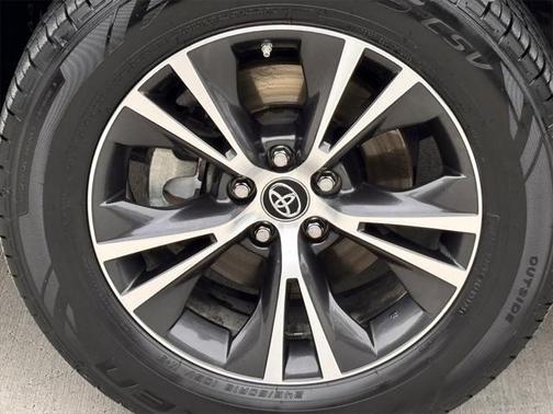 2019 Toyota Highlander LE I4