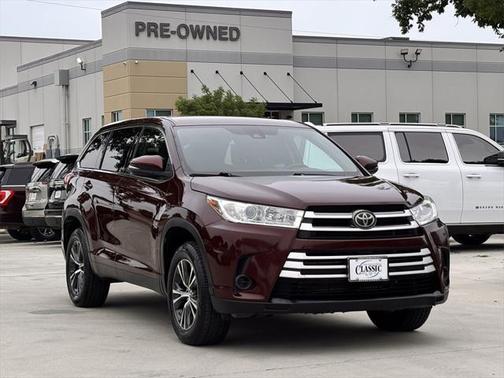 2019 Toyota Highlander LE I4