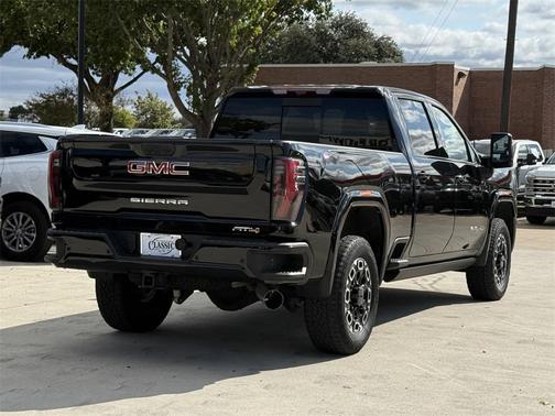 2024 GMC Sierra 2500 AT4