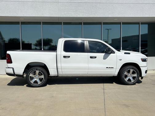 Bright White Clearcoat 2026 RAM 1500 Express