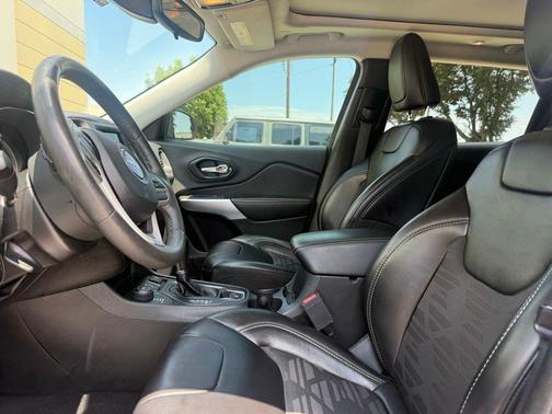 Hydro Blue Pearlcoat 2022 Jeep Cherokee X 4x4