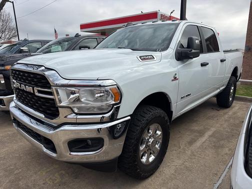 2024 RAM 2500 Big Horn Crew Cab 4x4 6'4' Box
