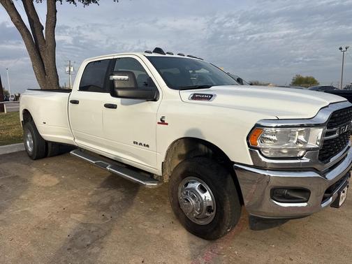 2024 RAM 3500 Big Horn Crew Cab 4x4 8' Box