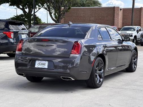 2023 Chrysler 300 Touring