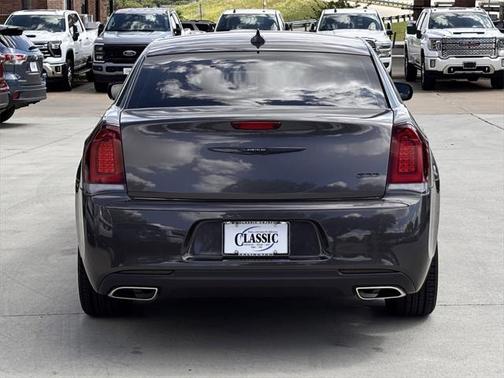 2023 Chrysler 300 Touring