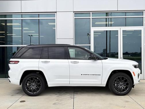 2025 Jeep Grand Cherokee Summit