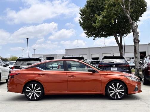 2022 Nissan Altima SR FWD