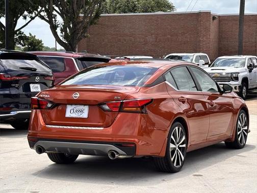 2022 Nissan Altima SR FWD