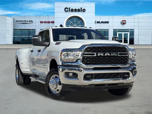 2024 RAM 3500 Big Horn Crew Cab 4x4 8' Box