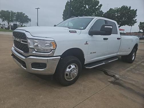 2024 RAM 3500 Big Horn Crew Cab 4x4 8' Box