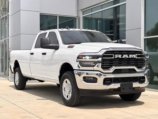 2025 RAM 2500 Tradesman Crew Cab 4x4 8' Box