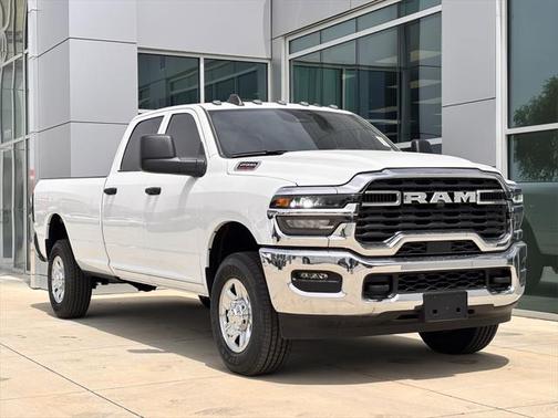 2025 RAM 2500 Tradesman Crew Cab 4x4 8' Box