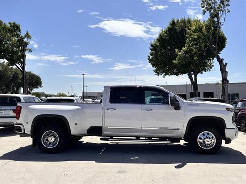 2024 Chevrolet Silverado 3500 High Country