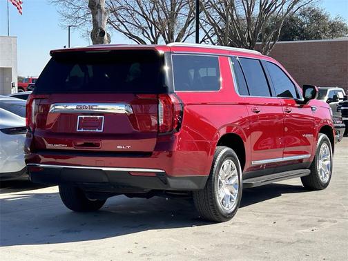 2023 GMC Yukon XL SLT