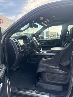 2020 RAM 2500 Laramie Crew Cab 4X4 6'4' Box