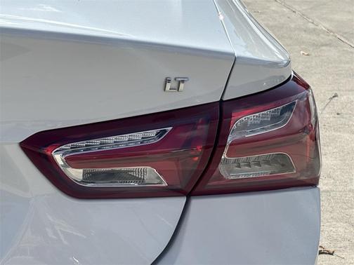 2022 Chevrolet Malibu FWD LT