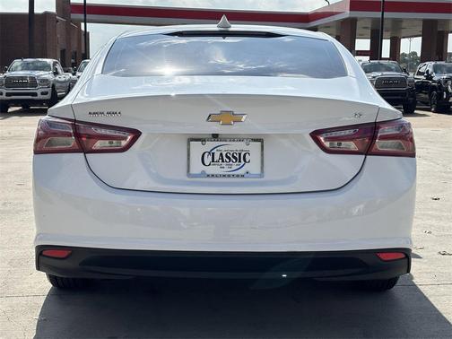 2022 Chevrolet Malibu FWD LT