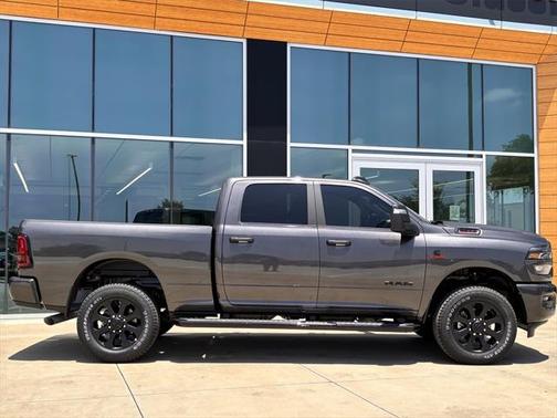 2025 RAM 2500 Big Horn Crew Cab 4x4 6'4' Box