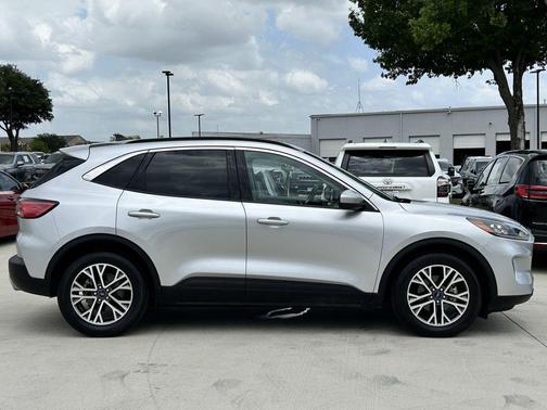 Ingot Silver Metallic 2020 Ford Escape SEL